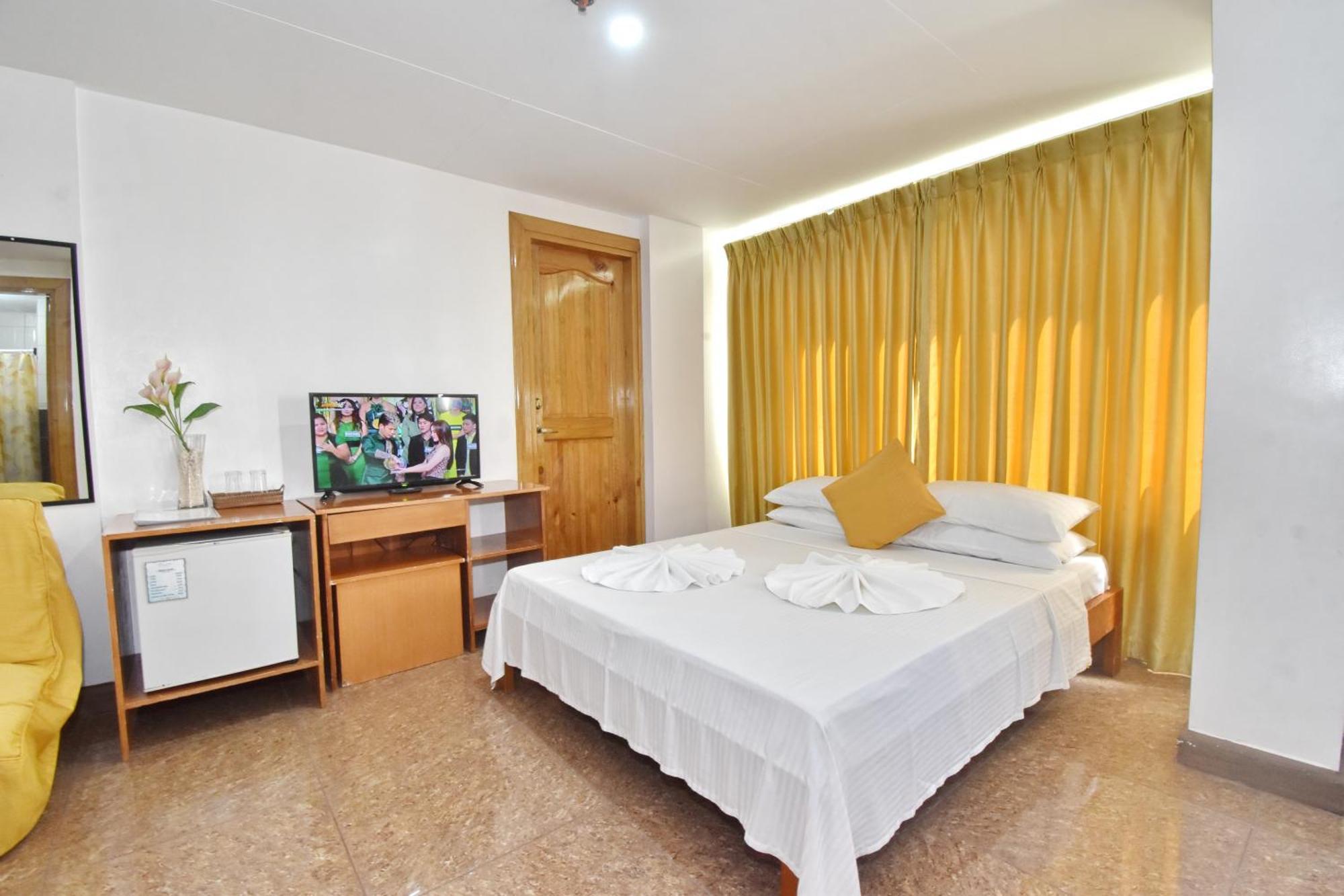 Blue Lotus Hotel Balabag  Phòng bức ảnh